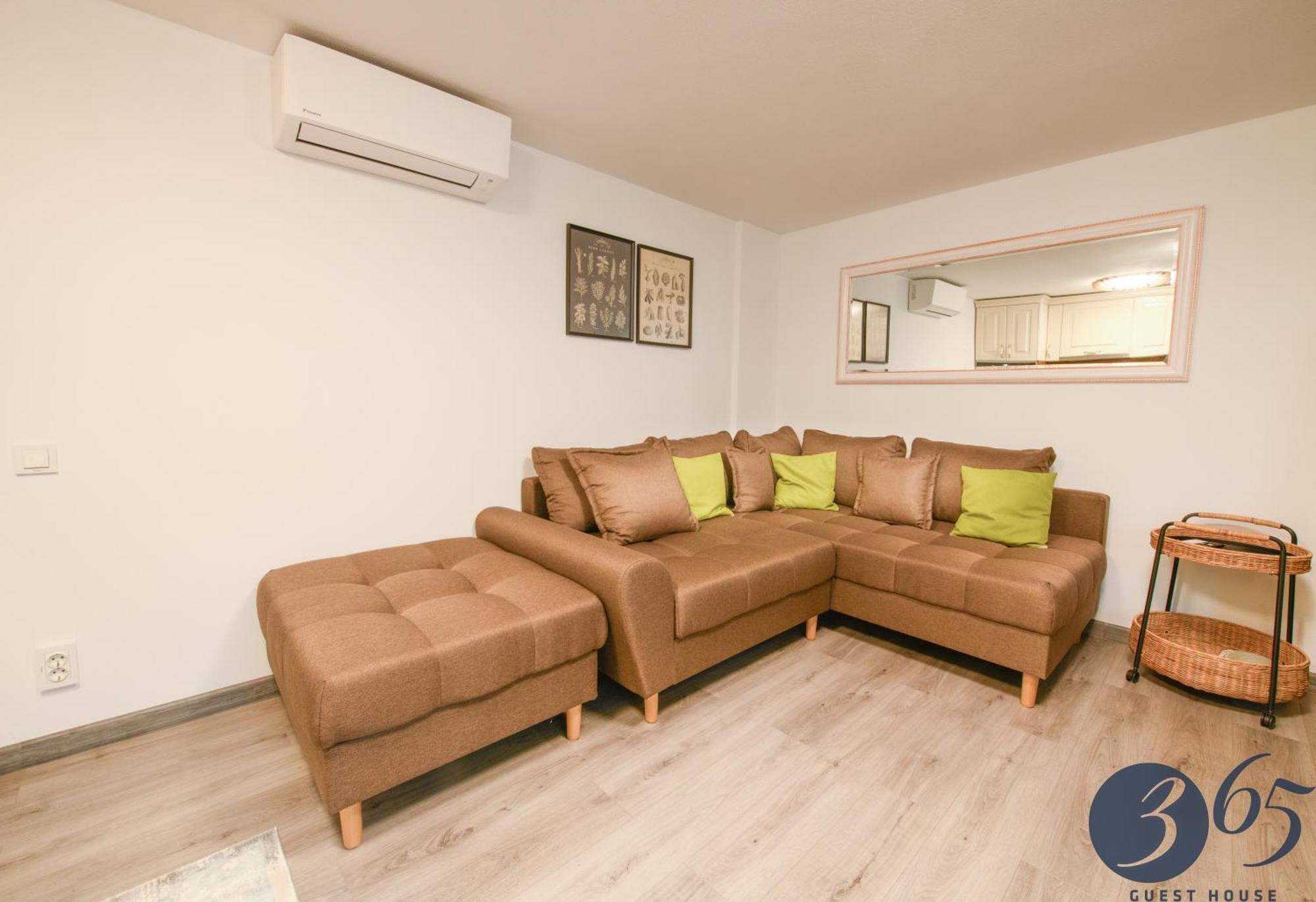 365 Guest House Хунедоара Экстерьер фото